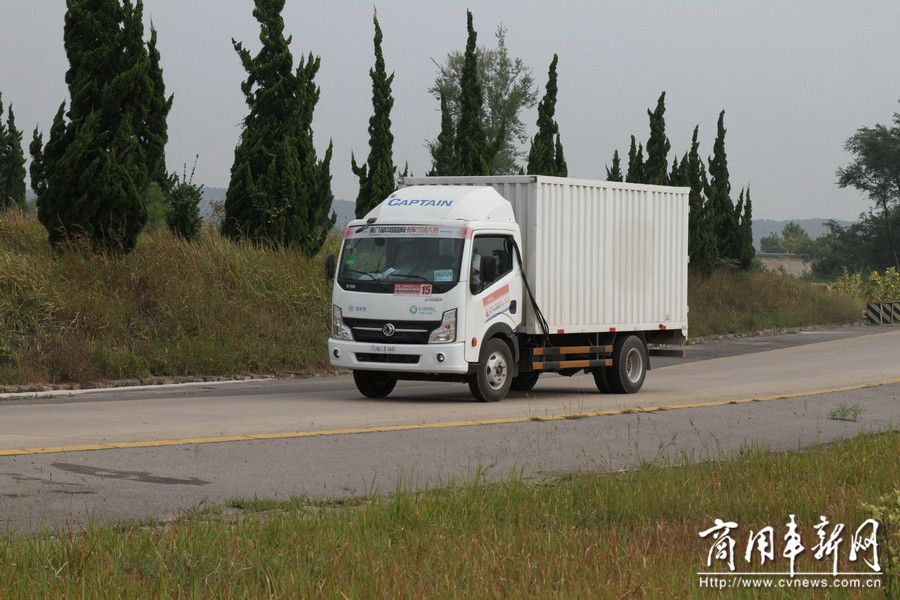 東風輕型車