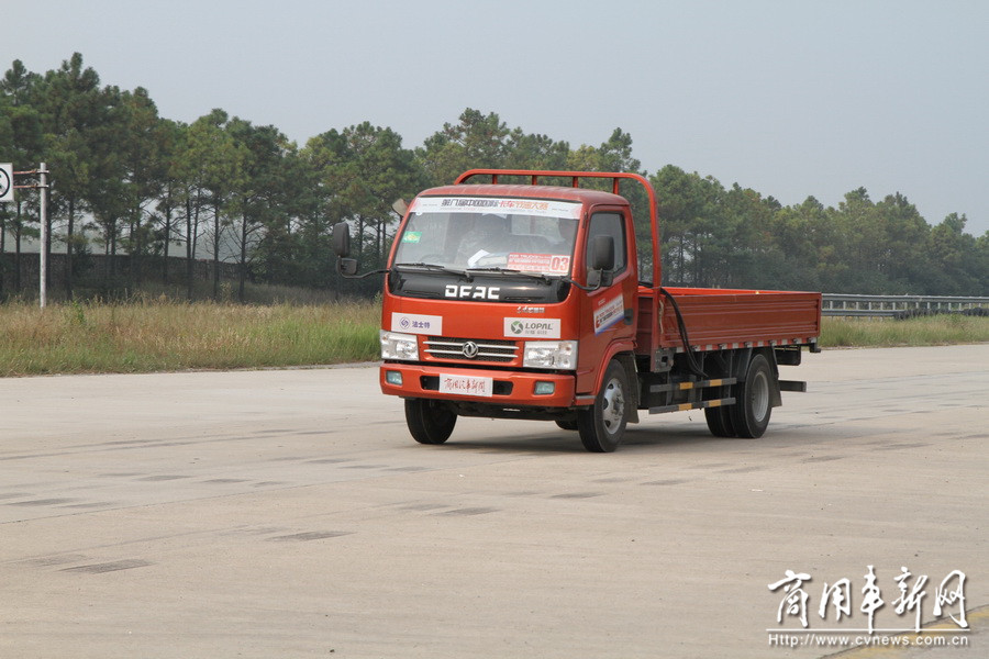 東風輕型車