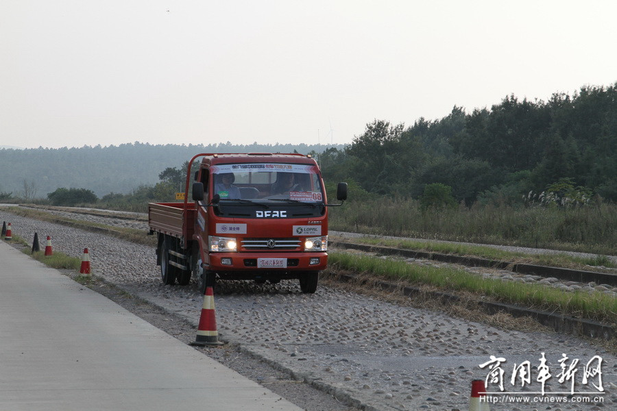 東風輕型車